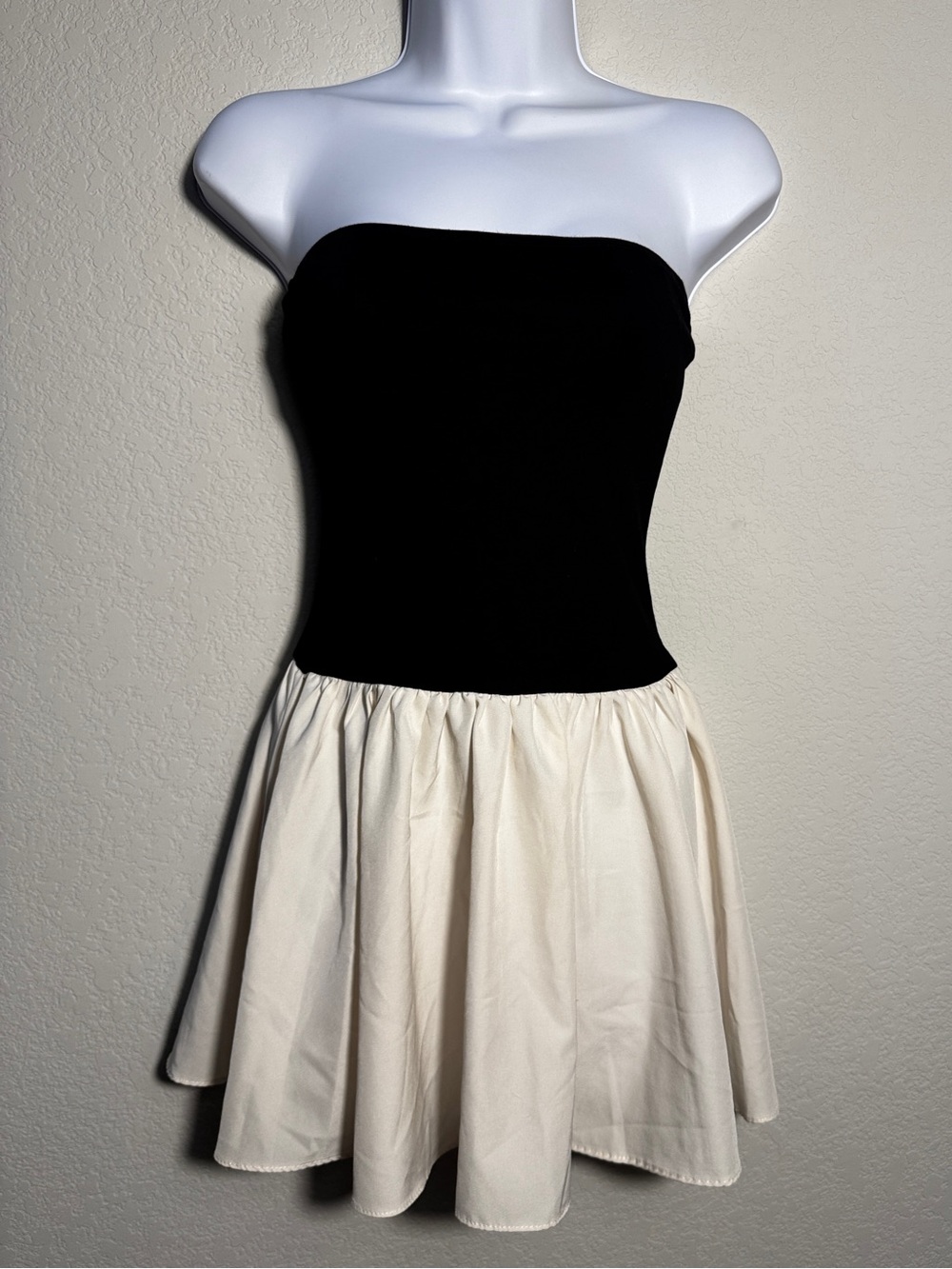 COMMENSE Dress Womens XS Black Ivory Strapless Drop Waist Mini Fit Flare
